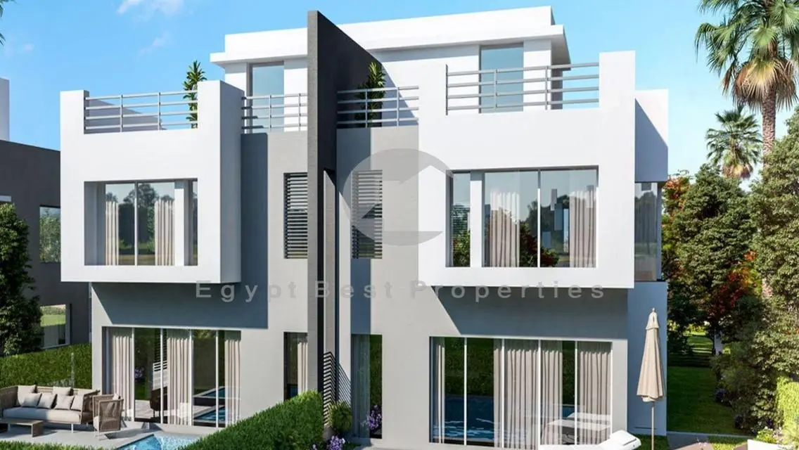 Townhouse for sale /Hydepark new cairo /10 years