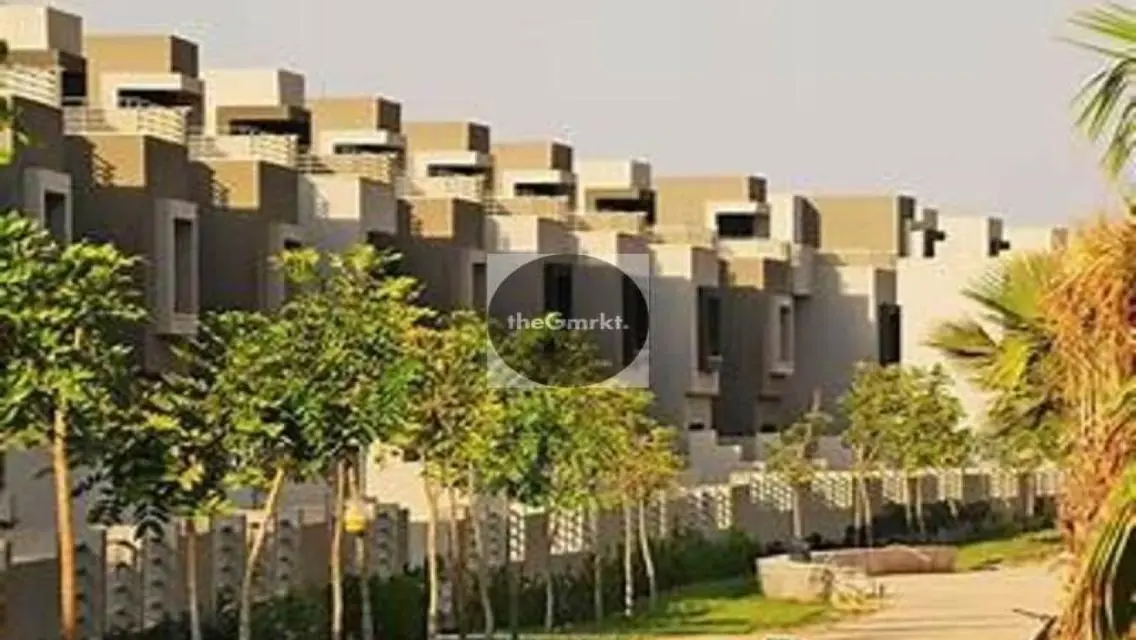 STANDALONE Overlooking landscape - palmhills k1