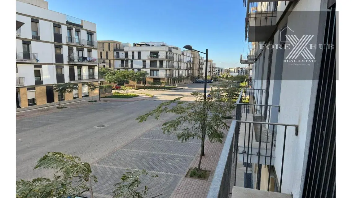 بأميز مواقع مدينة الشيخ زايد شقه للبيع فيCourtyard