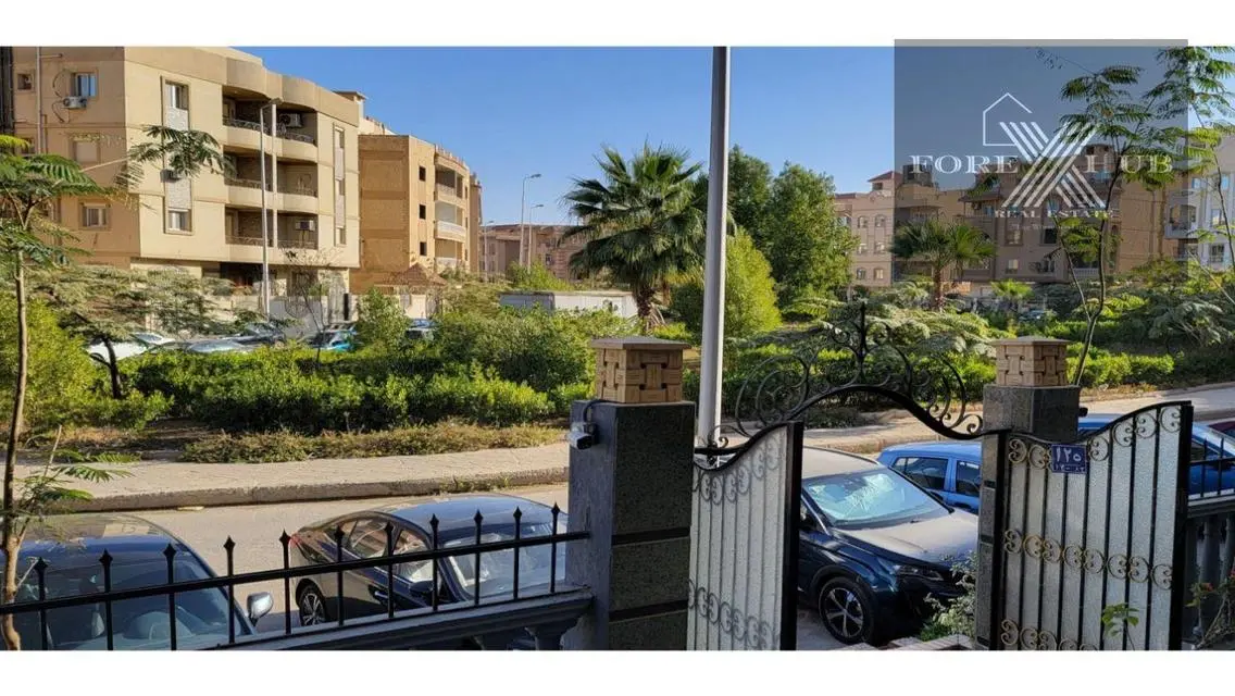 بارقى تشطيب و افضل سعر شقه للبيع بجوار LAZURDE   .