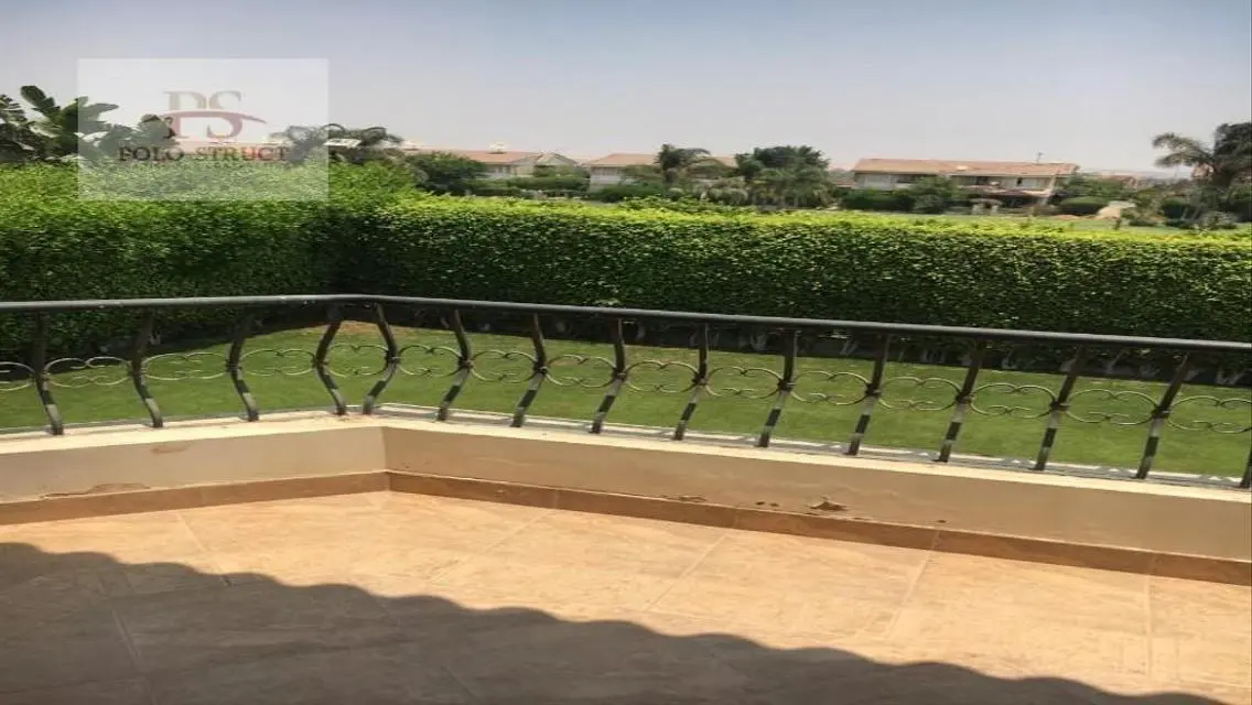 فيلا فاخرة بمسبح خاص وحديقة في موقع متميز