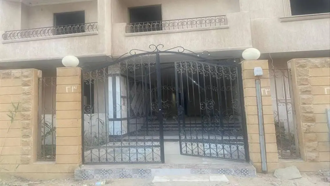 شقه لقطه بالحي التالت أمام المسجد