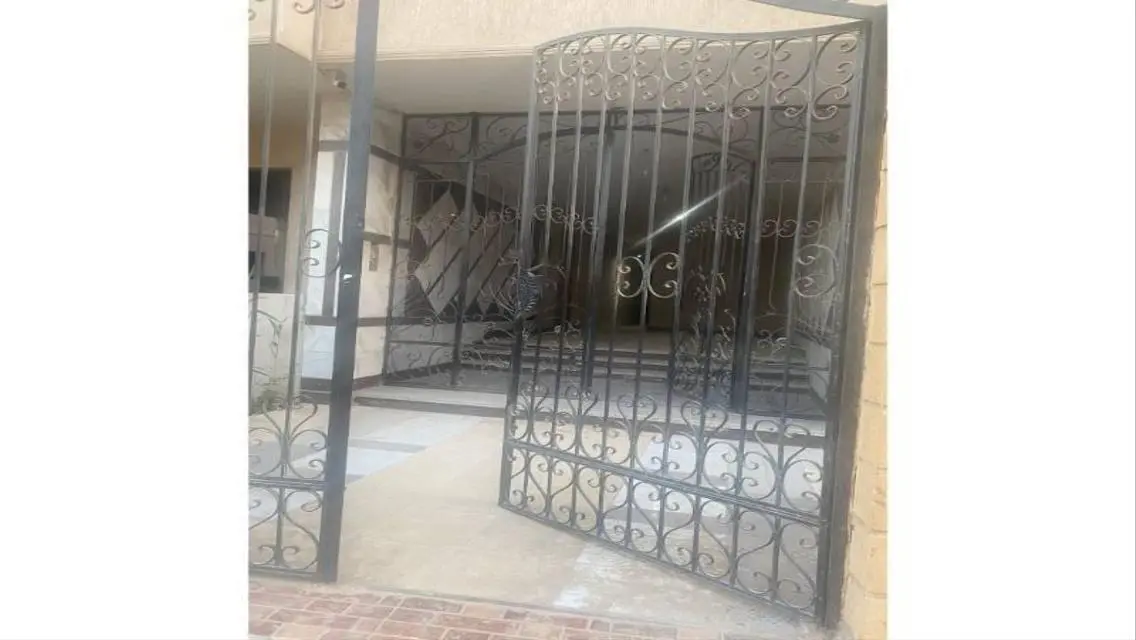شقه لقطه بالحي التالت أمام المسجد