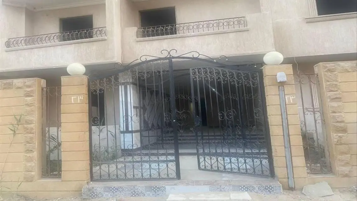 شقه لقطه بالحي التالت أمام المسجد
