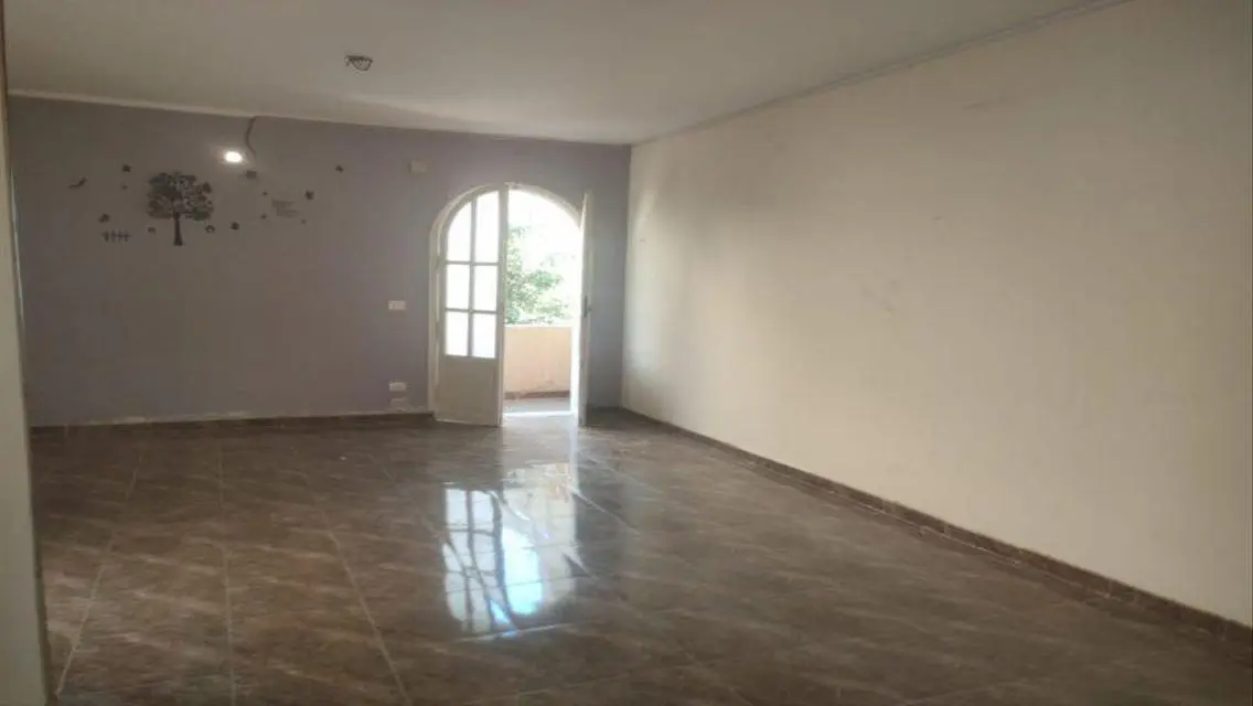شقه بجوار مسجد الروضه ٢٥٠م موقع ممتاز جدا