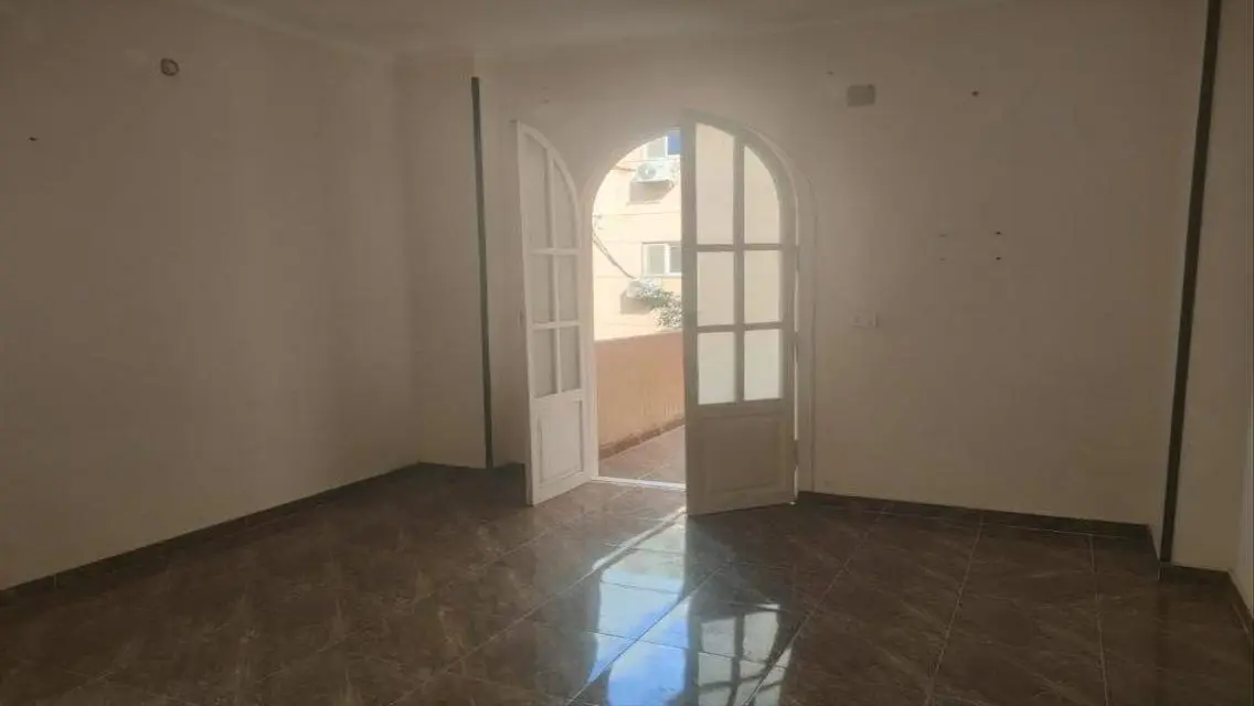 شقه بجوار مسجد الروضه ٢٥٠م موقع ممتاز جدا