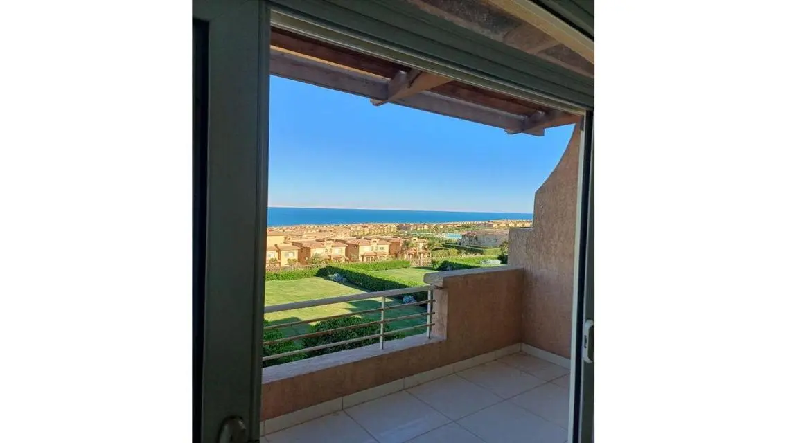 Sea view - fully finished - prime location
