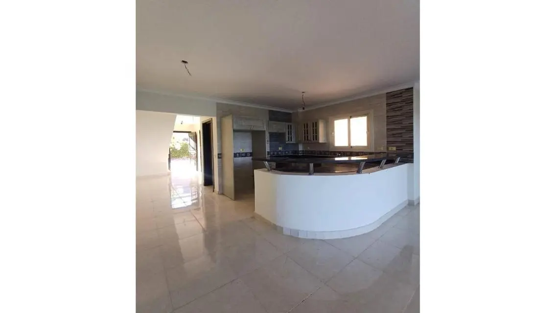 Sea view - fully finished - prime location