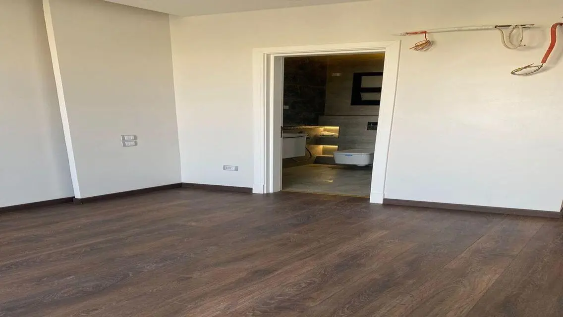 شقة مميزه للبيع في جولدن سكوير  بالقاهرة الجديدة