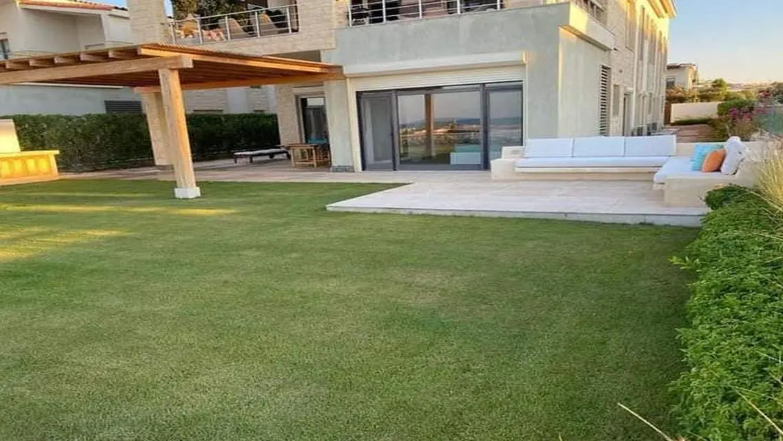 استلم تاون هاوس متشطب في سيزر من سوديك