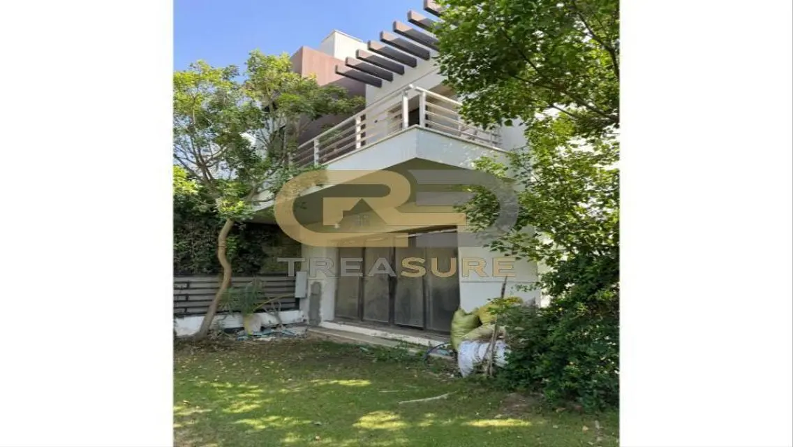 Maizonette for sale in Hyde Park Prime Location