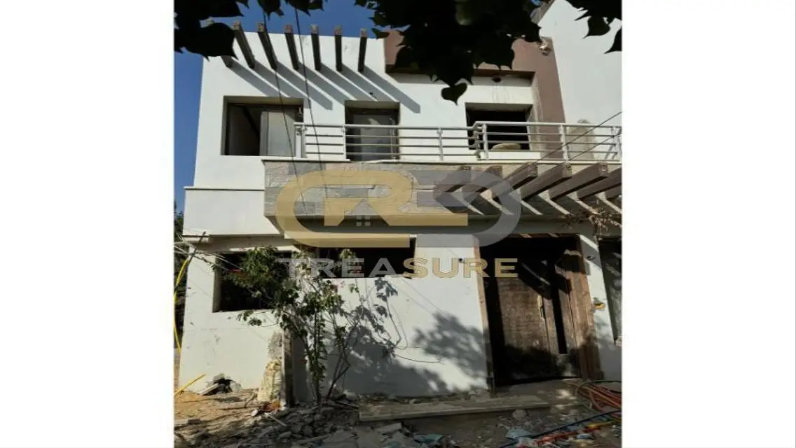 Maizonette for sale in Hyde Park Prime Location