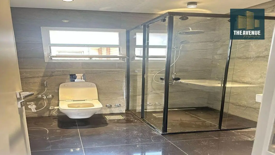 بنتهاوس متشطب تشطيب راقي للايجار في اكتوبر بلازا