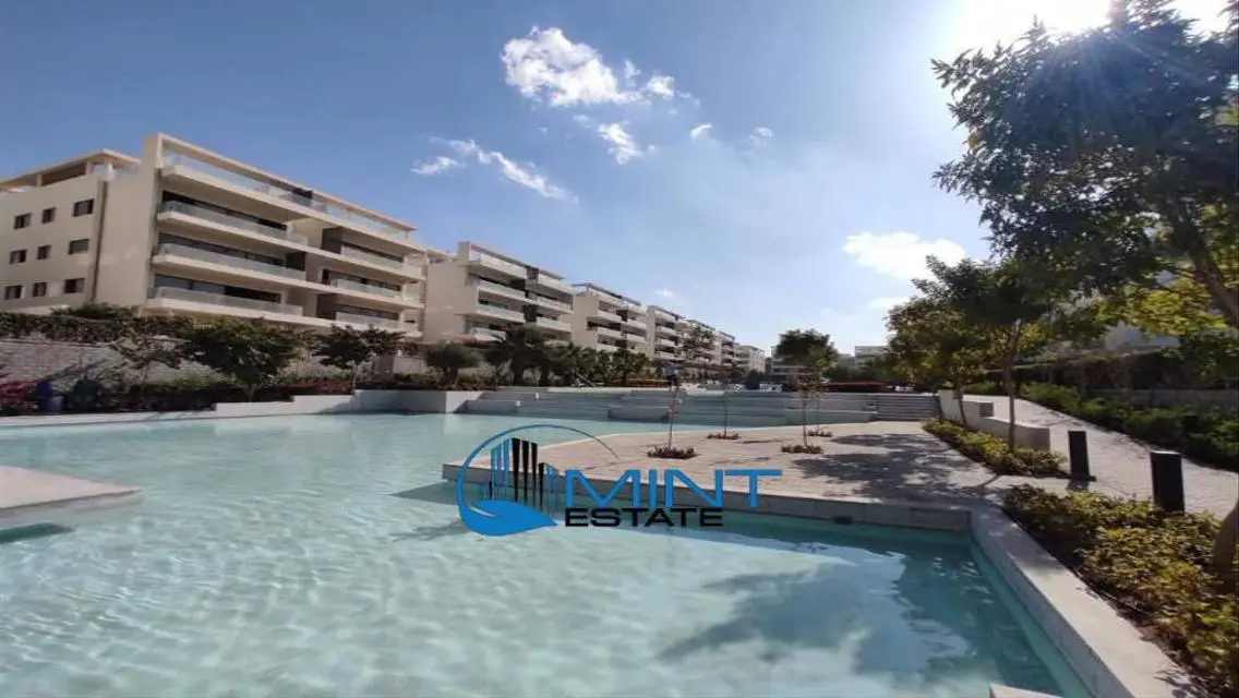 Lake And Garden View Apartment In Lake View 2