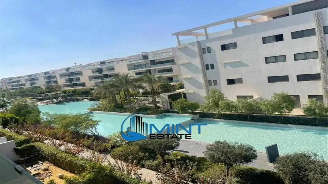 Lake And Garden View Apartment In Lake View 2