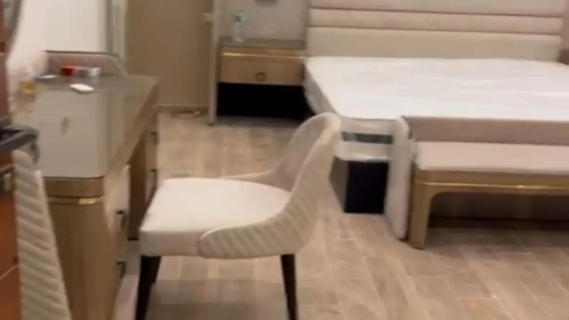 شقة للبيع بالمطبخ والتكييفات افضل موقع بسراي