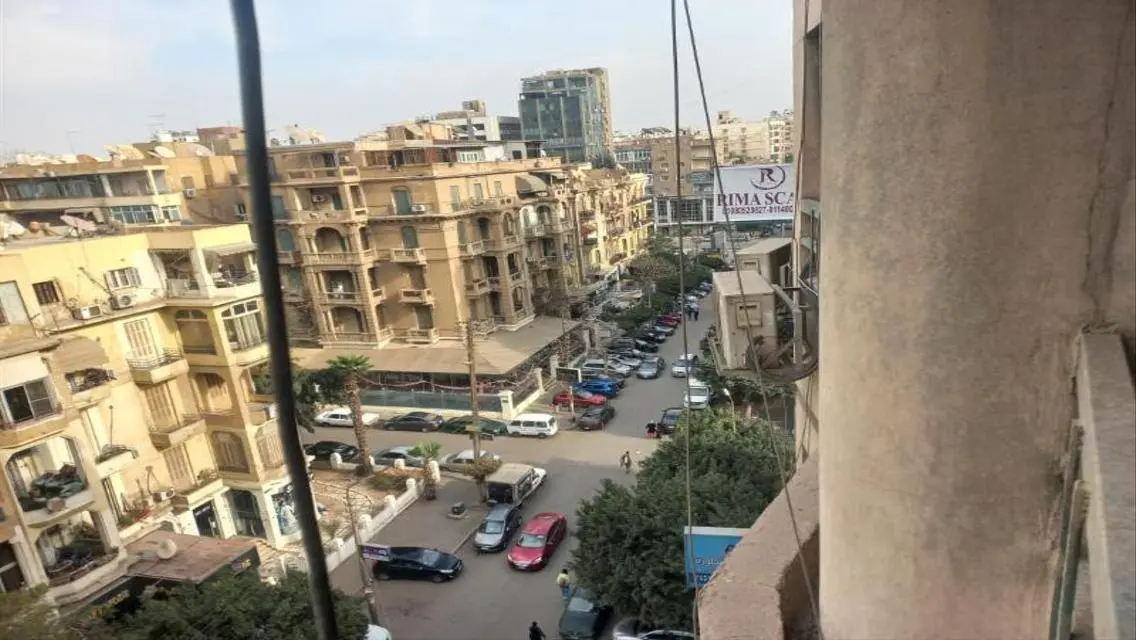 شقه 90 متر للبيع ادارى روكسى مصر الجديده