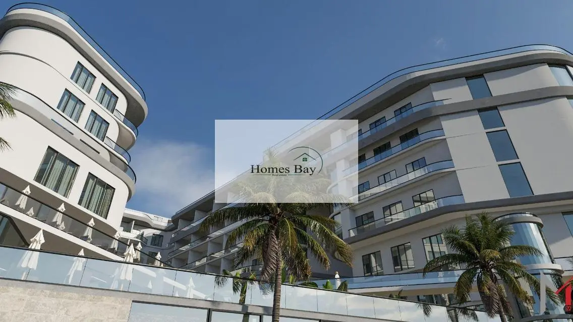 Elegant Atlantis Two-Bedroom Overlooking Sparkling