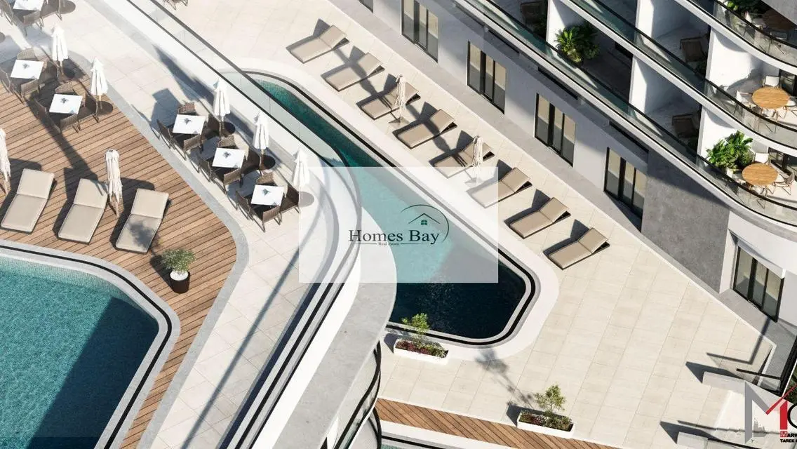 Elegant Atlantis Two-Bedroom Overlooking Sparkling