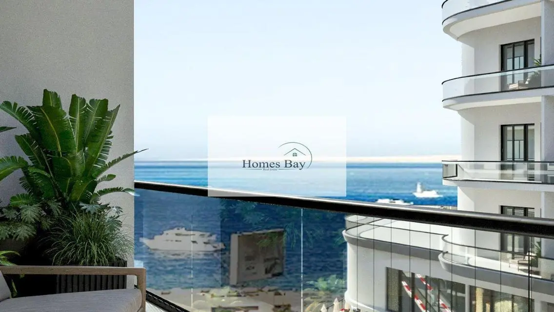 Elegant Atlantis Two-Bedroom Overlooking Sparkling