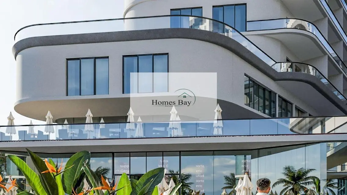 Elegant Atlantis Two-Bedroom Overlooking Sparkling