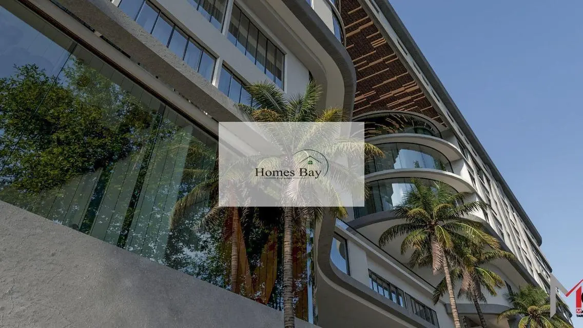 Elegant Atlantis Two-Bedroom Overlooking Sparkling