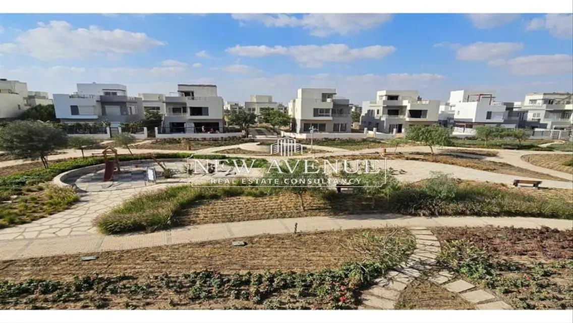 Ready to move Twin Villa in HYDE PARK New Cairo
