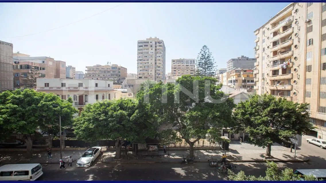 مقر تجاري او ادارى للبيع 6000 م جليم  طريق الحرية