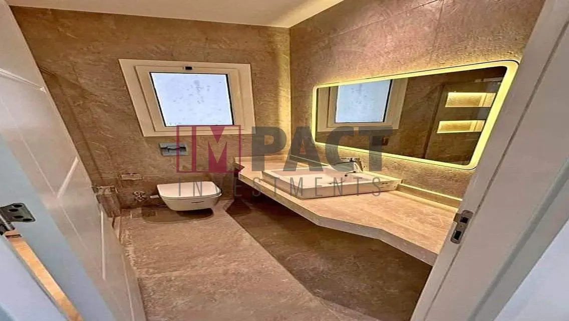 شقة فورى جاهزة عالمعاينة بالقرب منAUC شارع التسعين