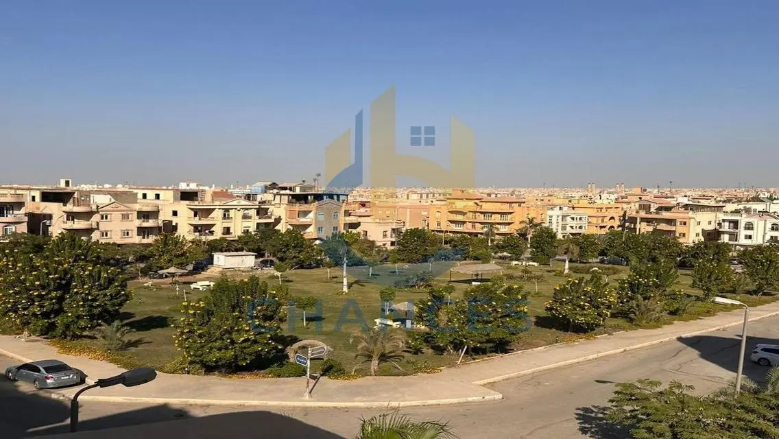 شقة للبيع في جنوب الأكاديمية أ بالتجمع الخامس