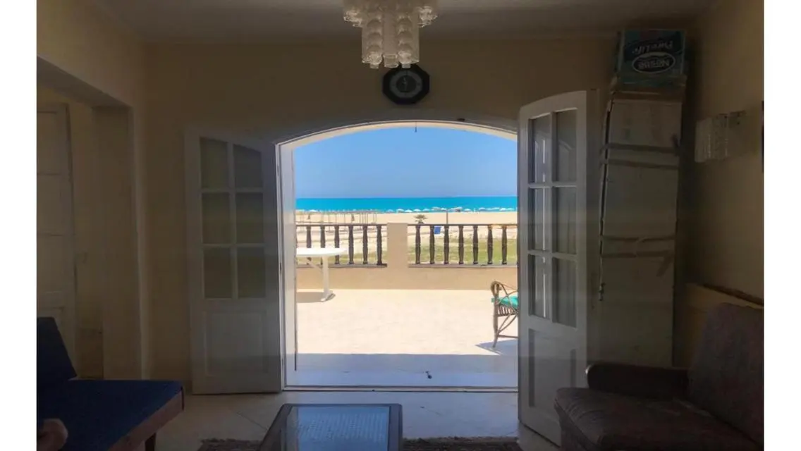 للبيع شاليه بمارينا 2 في نادي السيارات اول صف بحر 