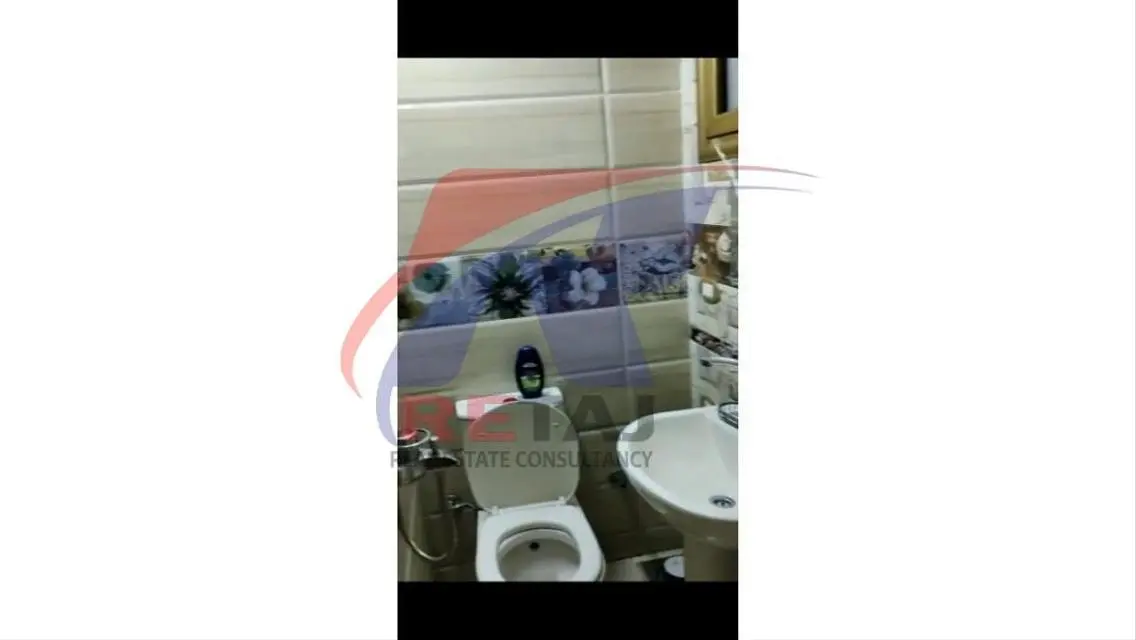 - شقه للايجار المفروش متفرع من شارع الحجاز