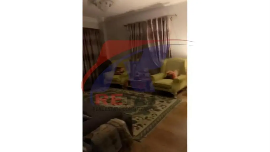 شقة للبيع في فيلات النرجس 5 بجانب ديار المخابرات .