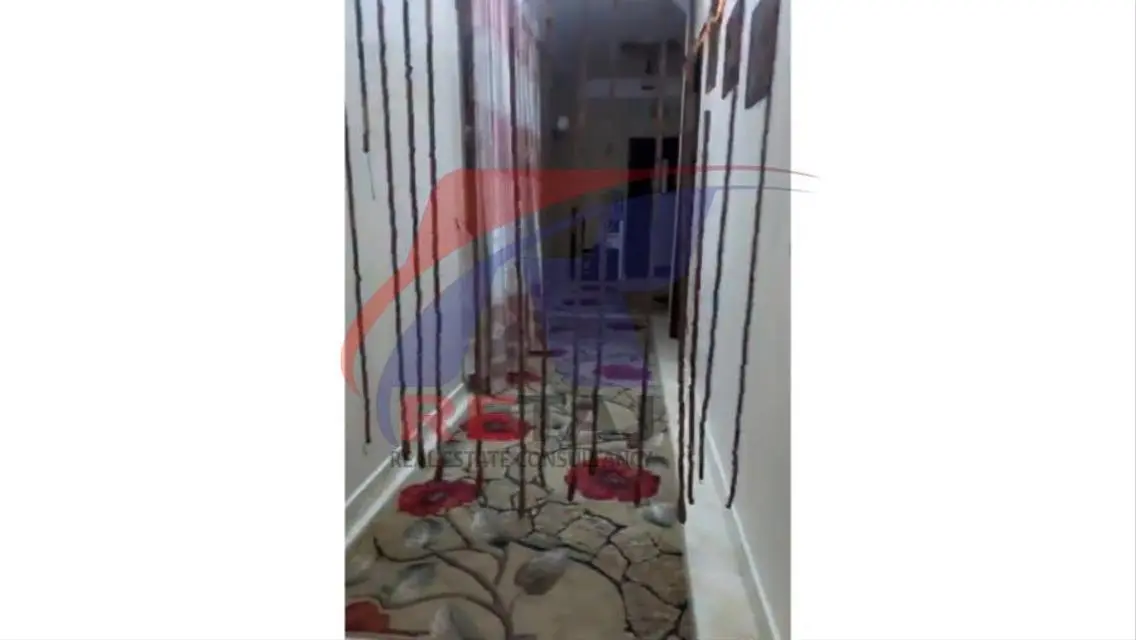 شقة للبيع في فيلات النرجس 5 بجانب ديار المخابرات .