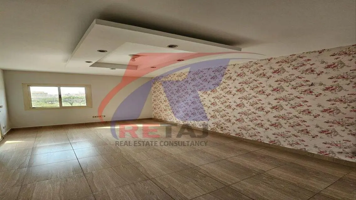 شقه لايجار بالمطبخ تطل على حديق بمدينه نصر بالواحه
