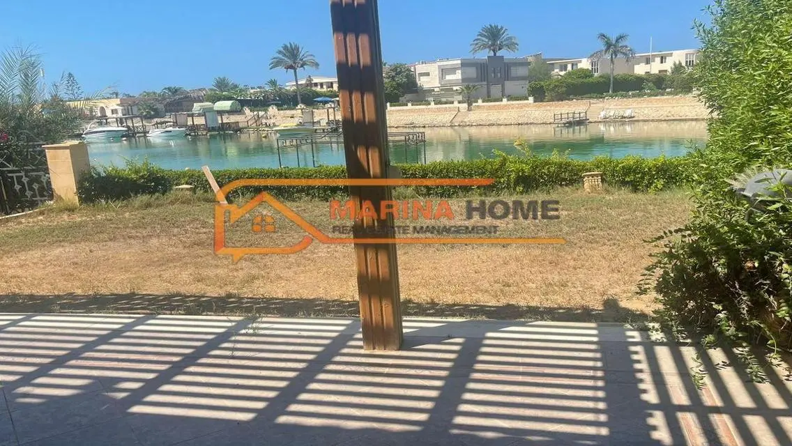 ڤيلا للبيع مارينا ٥ اول  صف بحيرة صخرية