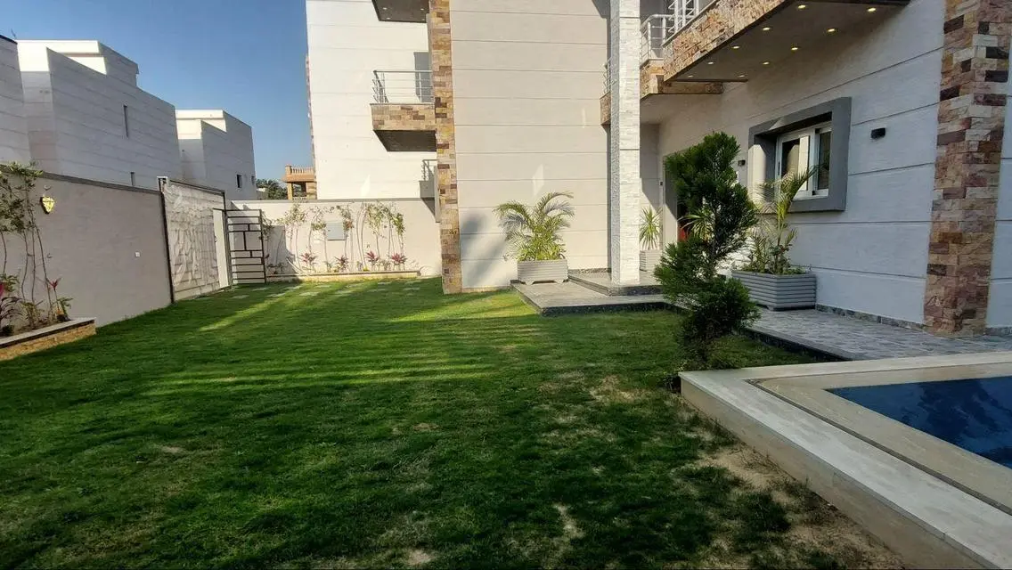 فيلا للبيع بكينج مريوط بسعر مميز جدا