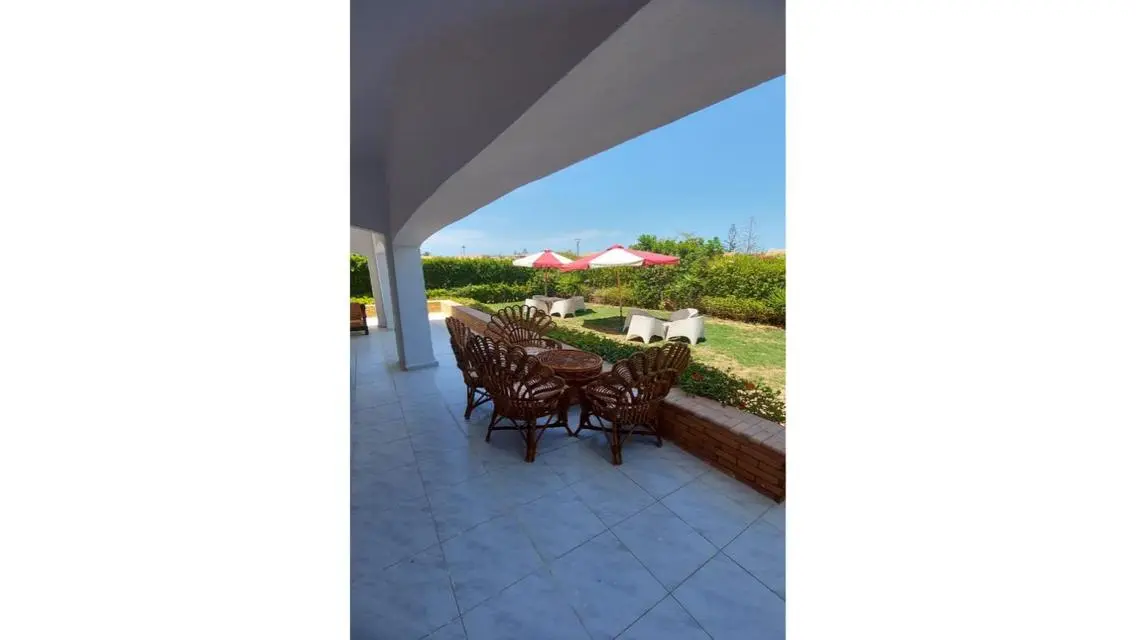 للبيع فيلا بمارينا 5 ثالث صف بحيره رمليه          