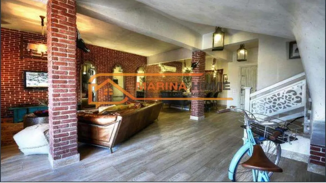 Villa for sale in marina 5 - first row sand lake