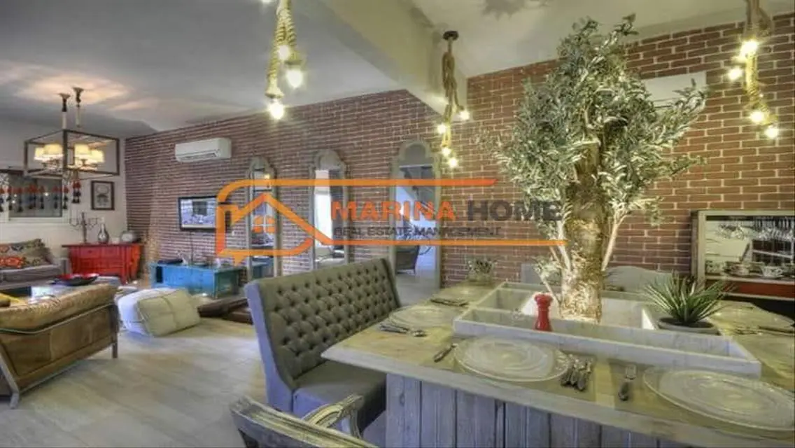 Villa for sale in marina 5 - first row sand lake