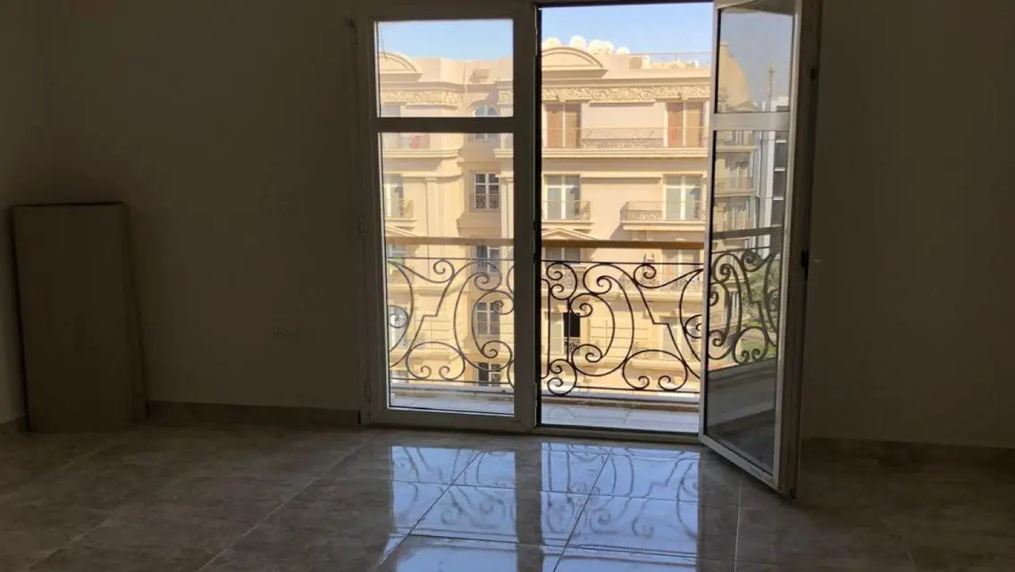 شقه مطبخ و تكيفات للايجار في كمبوند هايد بارك