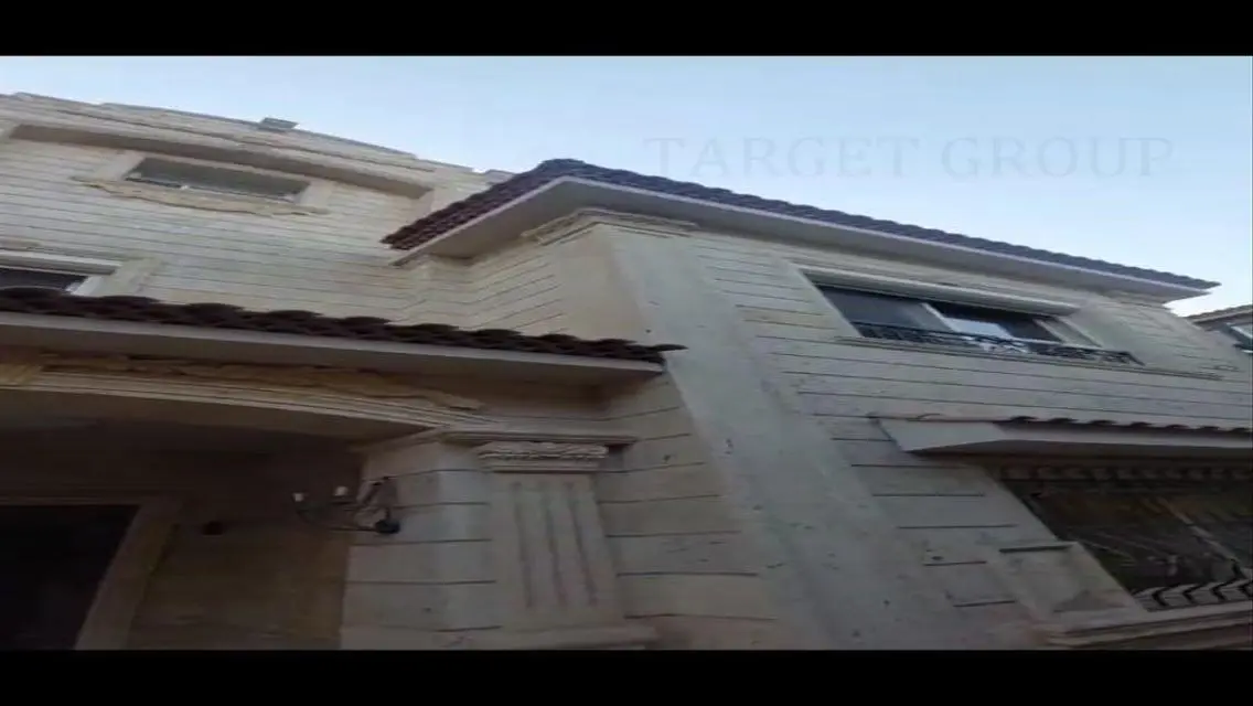 فيلا في ليك فيو الدوسيت مفروشه الترا مودرن