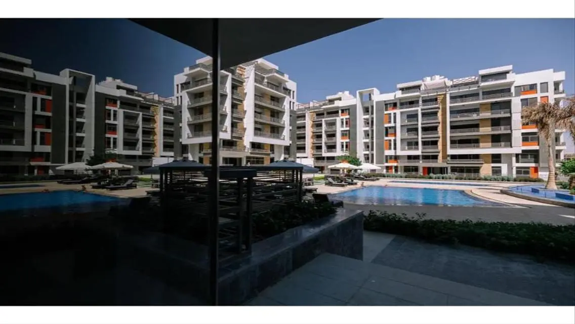 Receive your APT 173m prime location in The Icon