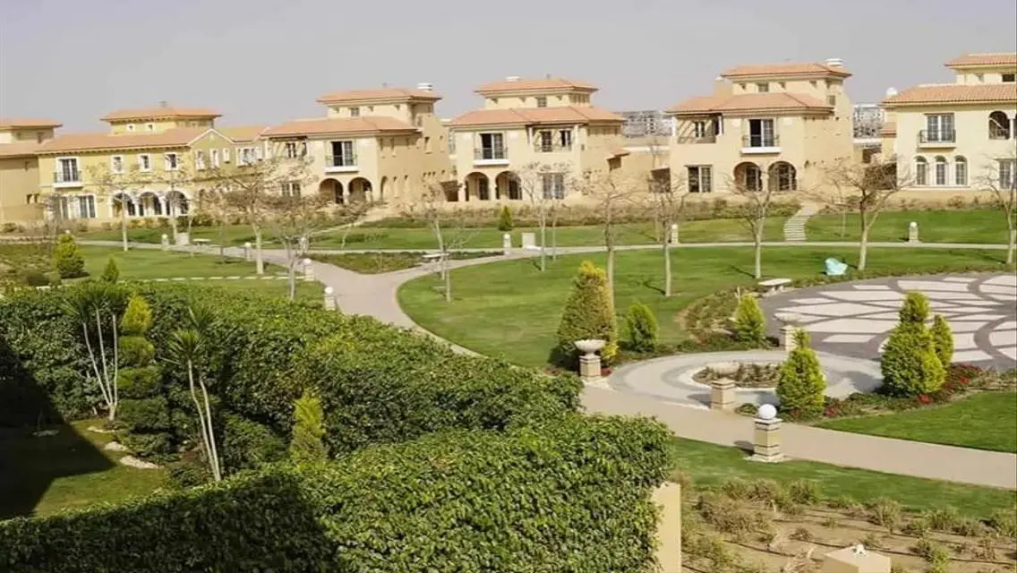 Own Standalone villa 265m on 90th Road, Hyde Park