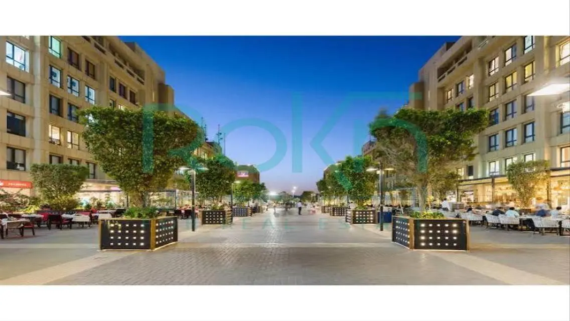 عيادة متشطبه بالكامل للبيع في مول اركان