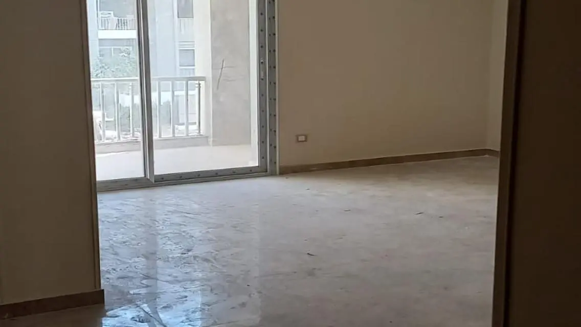  شقه للايجار في كمبوند هايد بارك التجمع الخامس