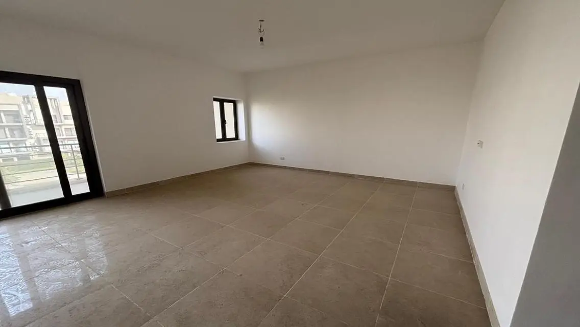 The largest area in Fifth Square for rent 