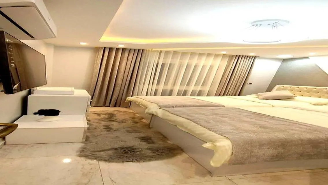 Luxury Apartment at 211-49 with Premium Amenities