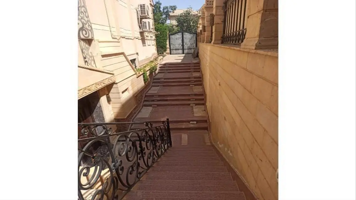 فيلا مميزه للبيع في زيزينيا جاردنز