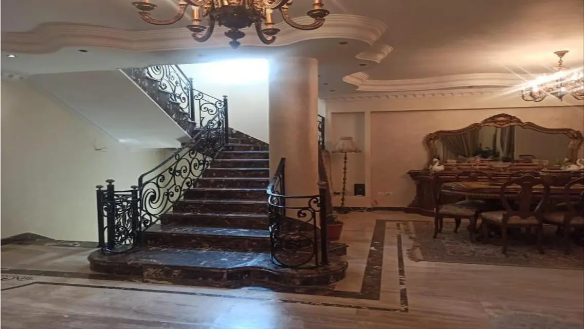 فيلا مميزه للبيع في زيزينيا جاردنز